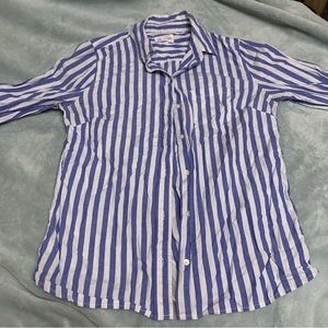GAP size small button down long sleeve